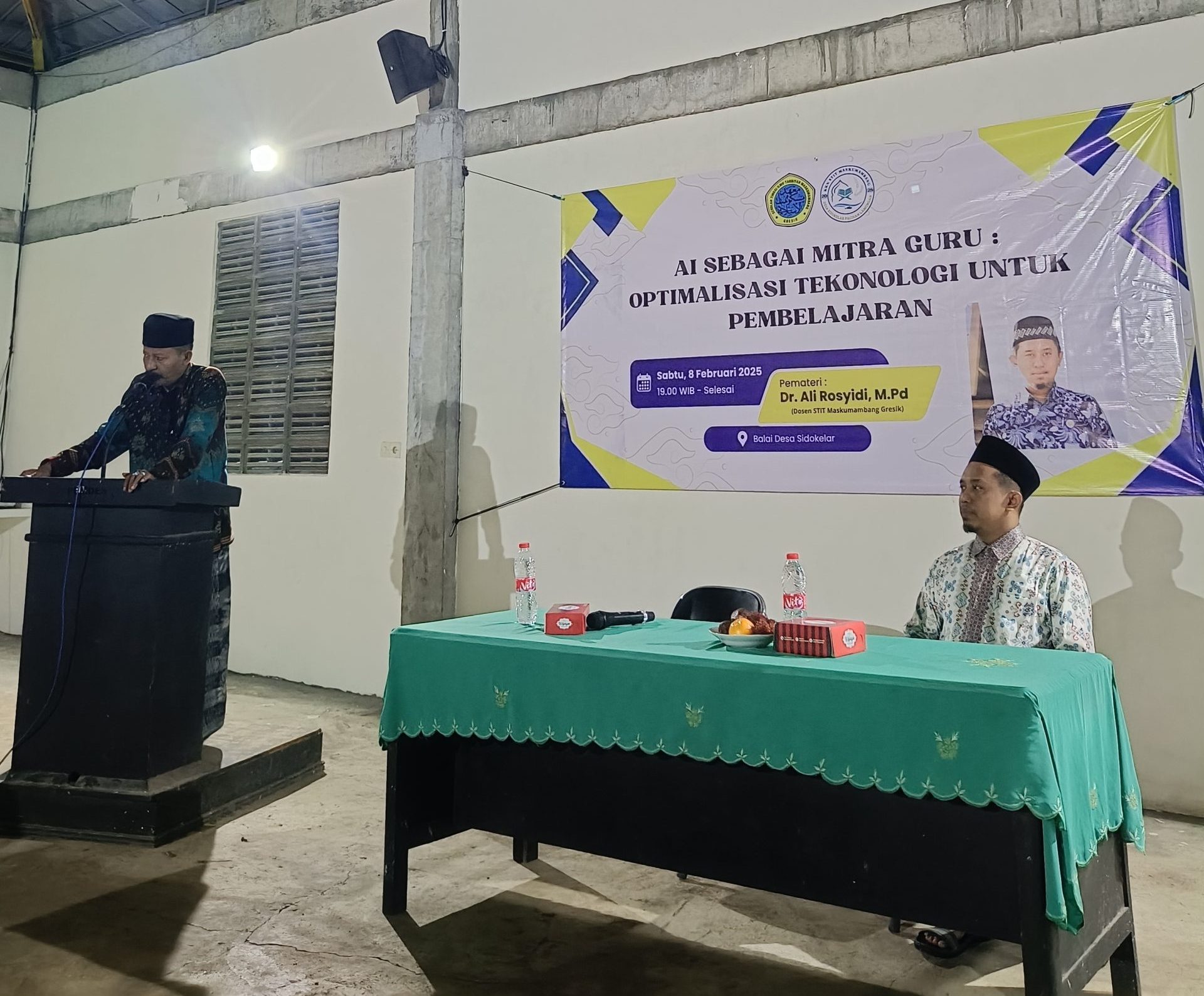 Seminar Artificial Intelligence, AI sebagai Mitra Guru: Optimalisasi Teknologi untuk Pembelajaran di Desa Sidokelar