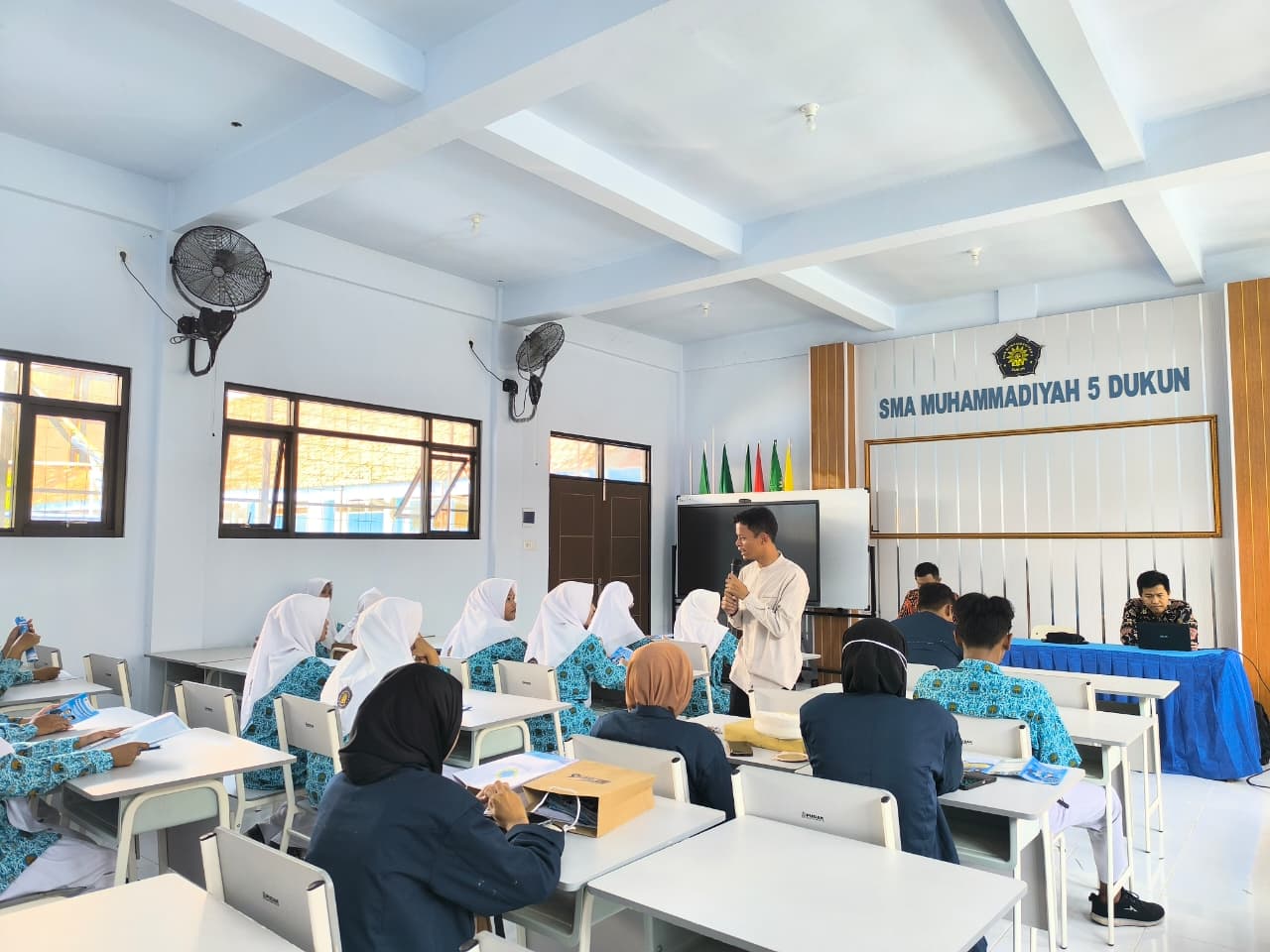 Seminar Pengembangan Diri dan Sosialisasi Kampus di SMA Muhammadiyah 05 Dukun