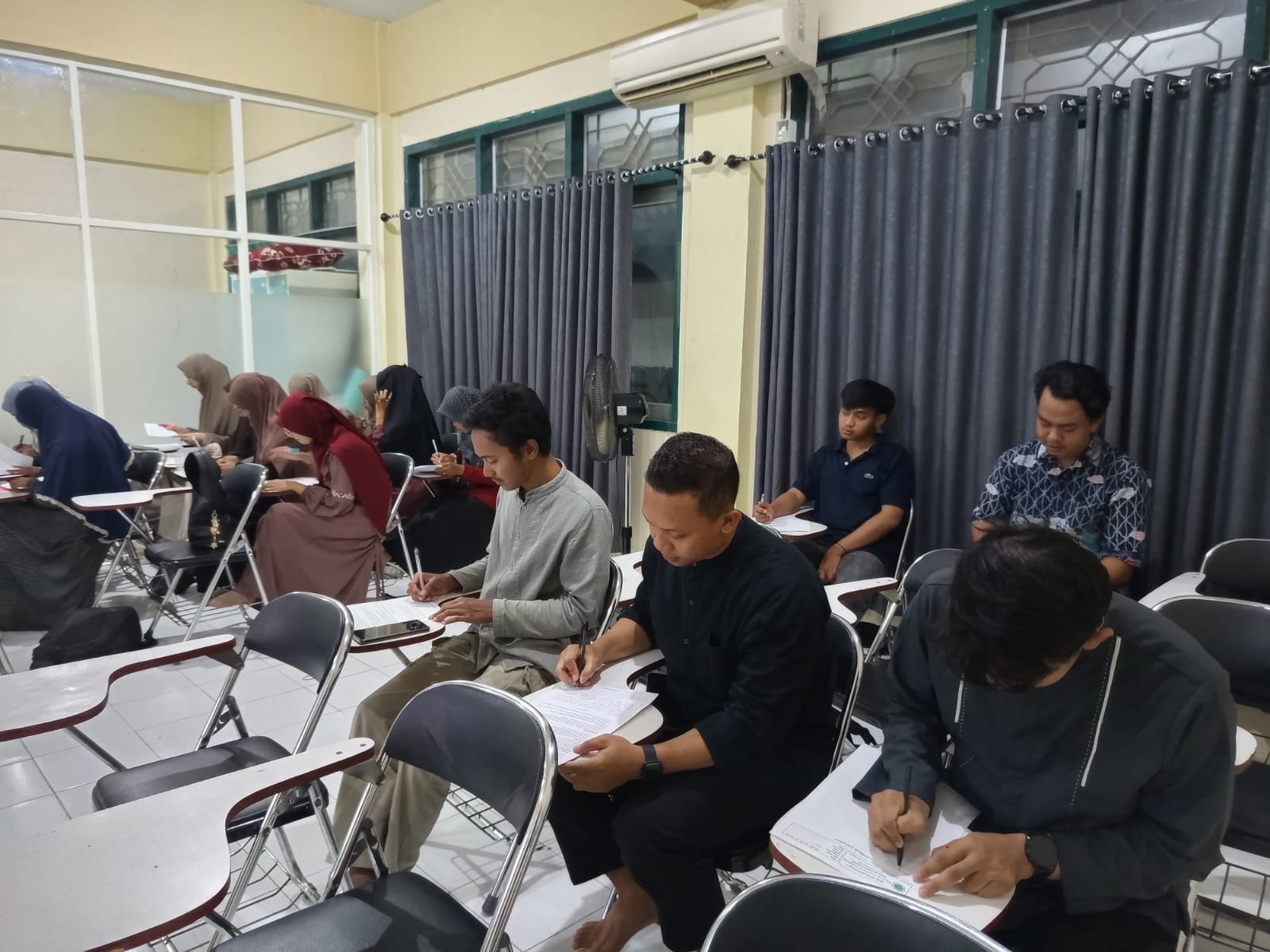 Pelaksanaan UTS Semester Genap 2025/2026, Mahasiswa PAI STIT Maskumambang Ikuti Ujian dengan Tertib dan Penuh Semangat