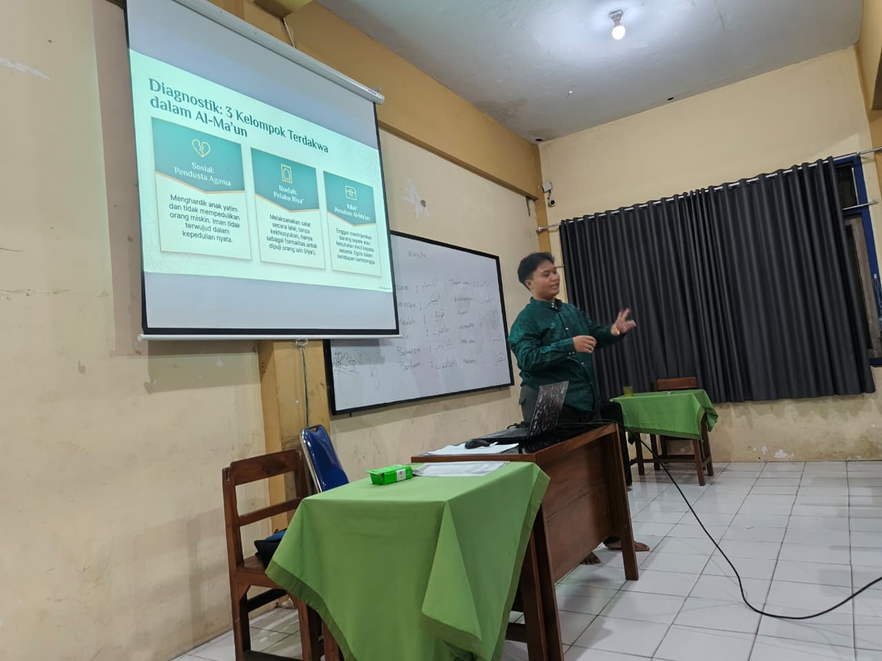 Kelas Microteaching STIT Maskumambang Gresik: Mahasiswa Praktik Mengajar Langsung Bersama Bapak Welly Firdaus, M.Pd.